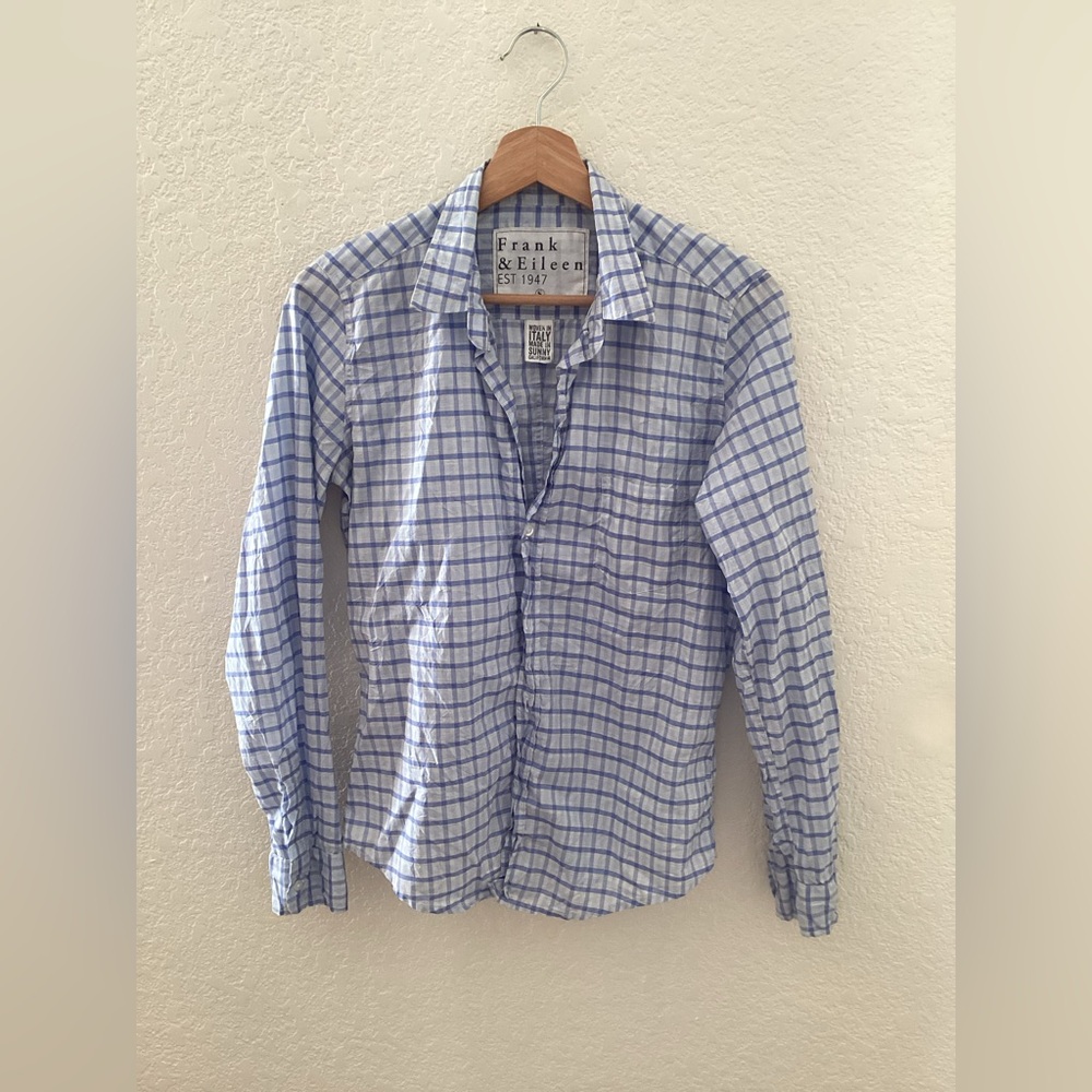 Frank & Eileen Barry Crinkle Button-Up Shirt, crafted from 100% Italian cotton